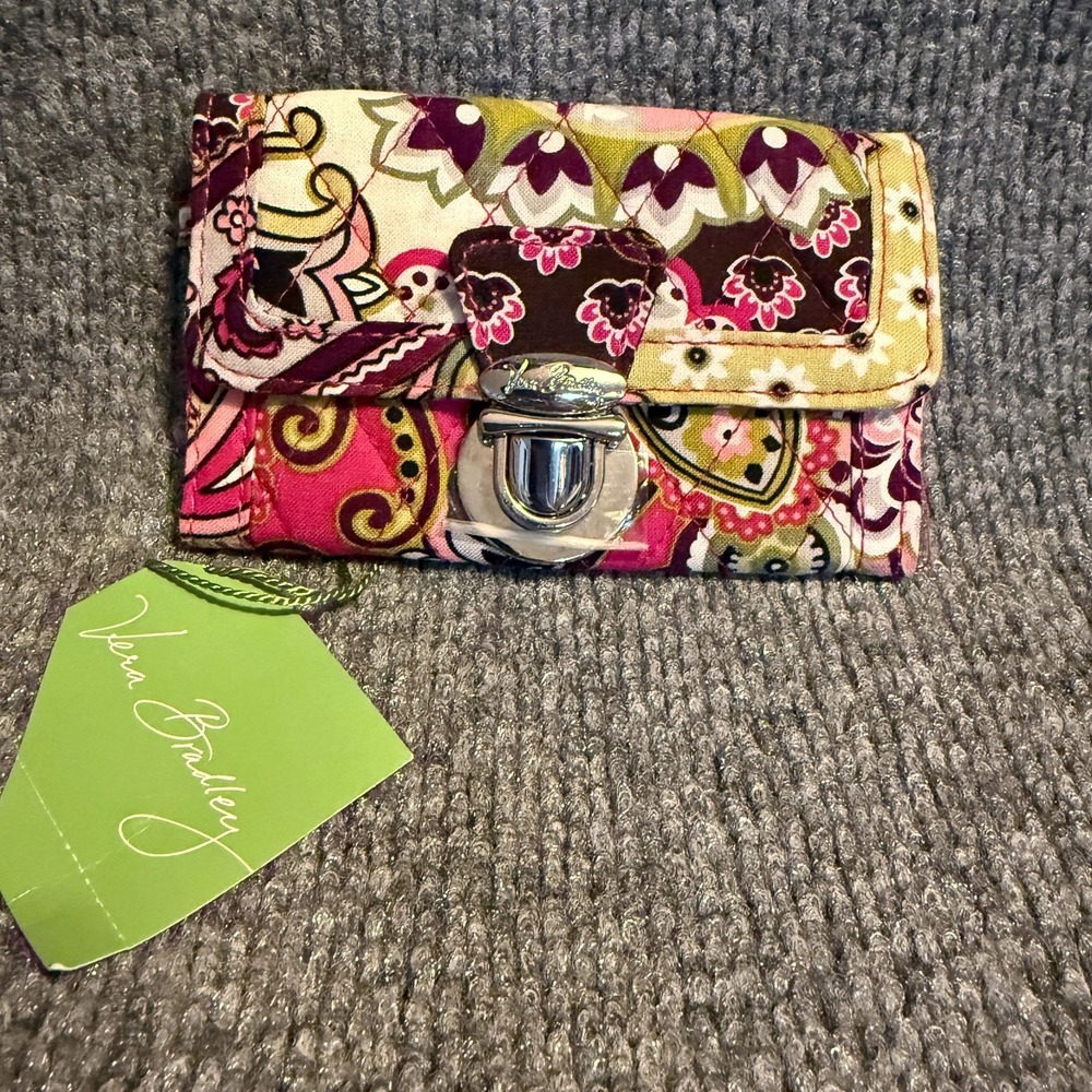 Vera‎ Bradley Snappy Wallet Quick Swipe Very Berry Pailey Quilted Card Holder